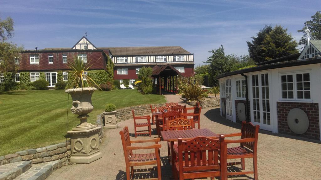 The Royal Chace Hotel Enfield Exteriör bild